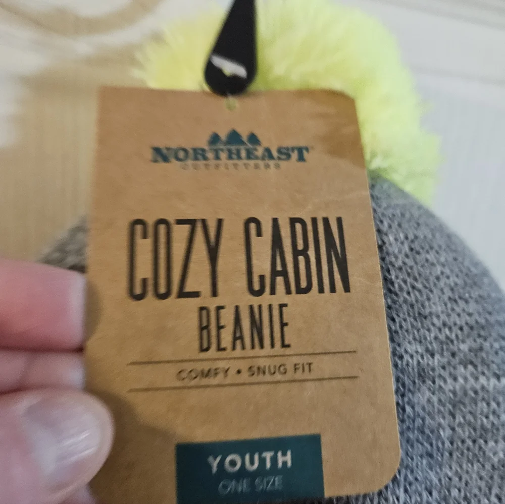 Northeast Outfitters Youth Cozy Colorblock Pom Pom Hat: GRAY: NEW WITH TAGS: OS